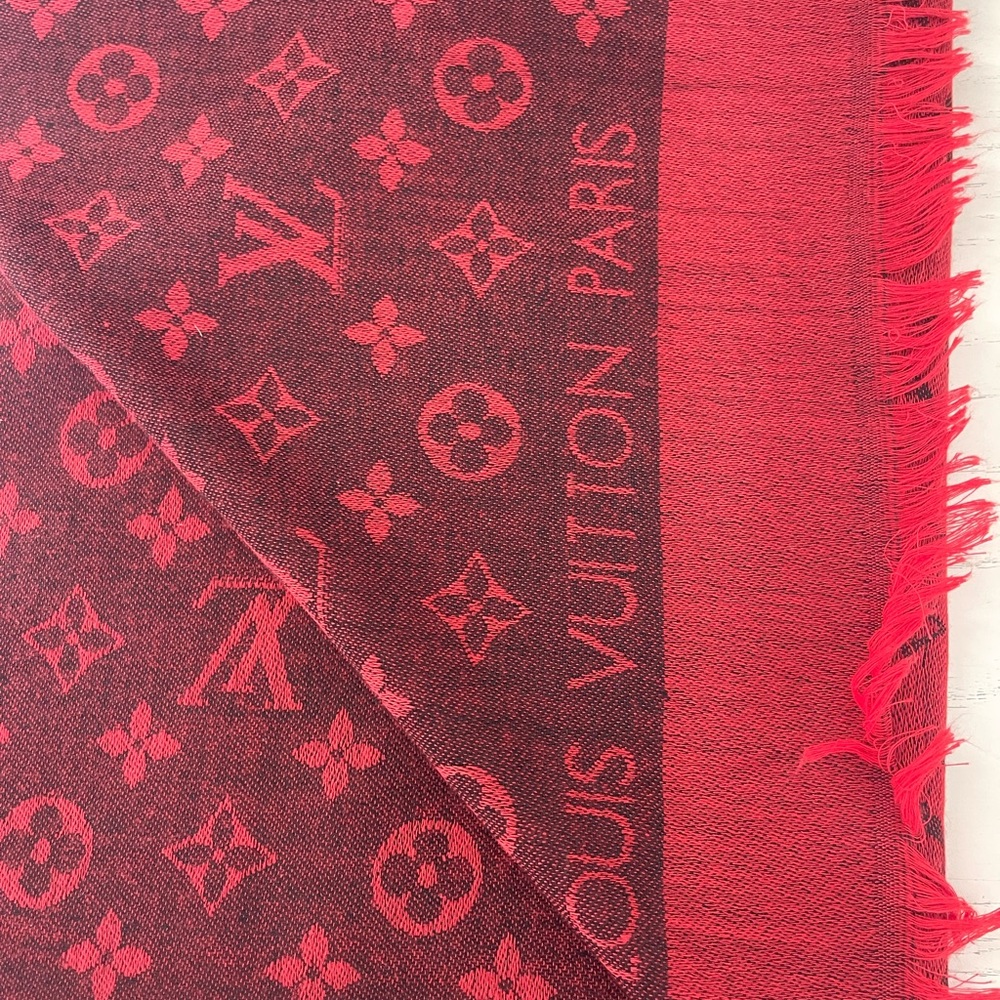 Louis Vuitton Red and Black Monogram shawl,  💯 authentic - Picture 7 of 14
